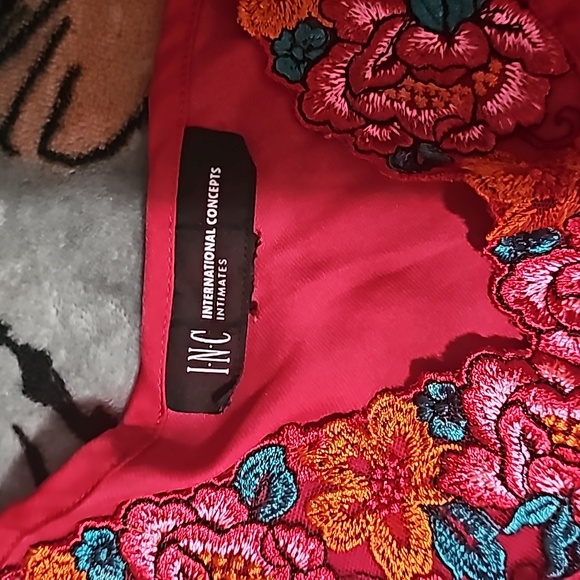 Size XL INC is the brand, and I am so sad to let this go! - Picture 5 of 7